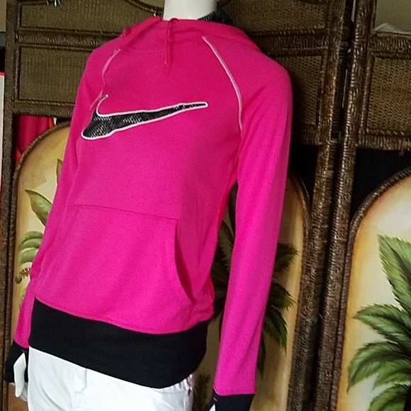 Nike Tops - B2G1 Nike Fleece key hole thumb therma-Fit